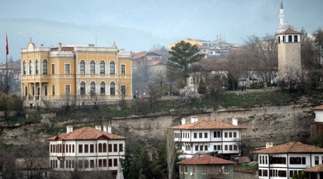 Osmanlı kenti Safranbolu 44 yıldır özenle korunuyor